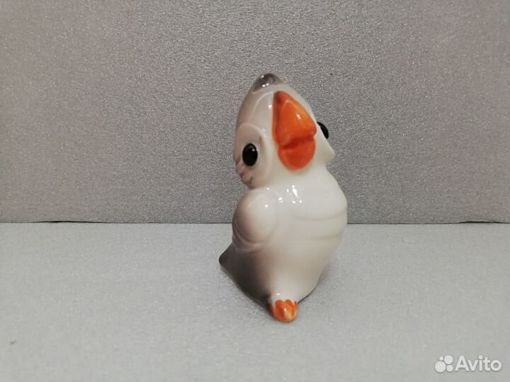 Фарфор попугай фигурка