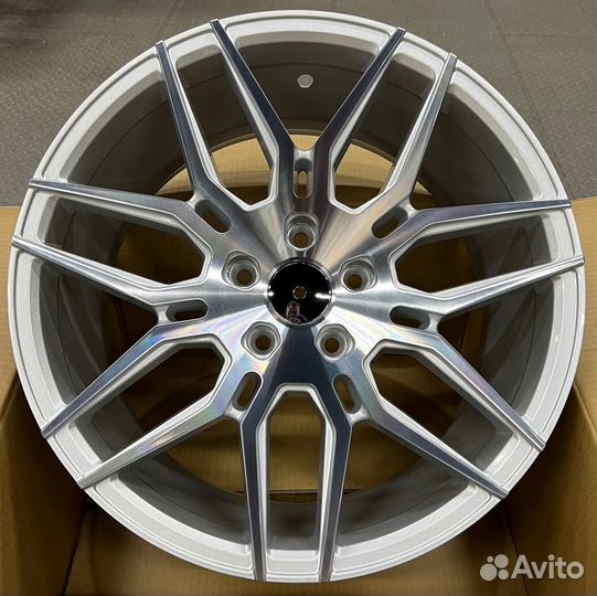 Диски на Toyota Highlander Тойота Хайлендер R18