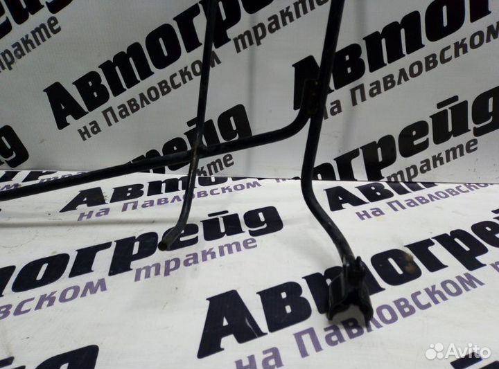 Крепление запасного колеса Toyota Ipsum ACM26