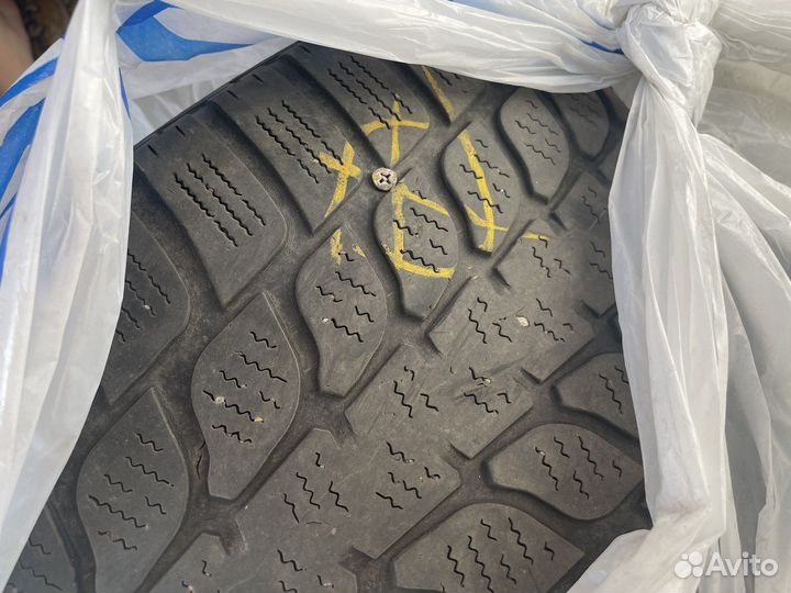 Bridgestone Blizzak LM-25 235/45 R18 98V