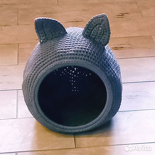 Кошачий вязаный домик,ручная работа