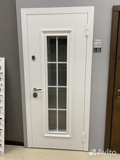 Дверь входная металлическая белая