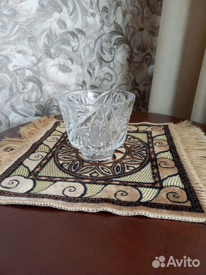 Хрустальная ваза