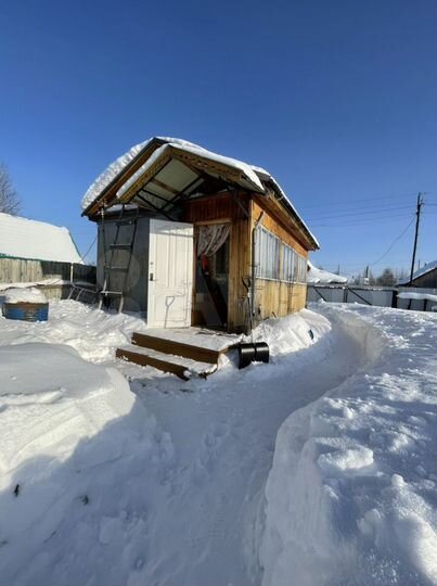 Дом 25 м² на участке 7 сот.