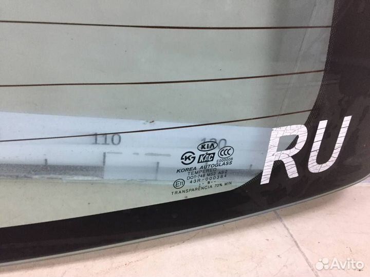 Стекло заднее Kia Sorento BL, JC 2002-2009