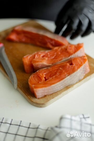 Красная рыба солёная (лосось)