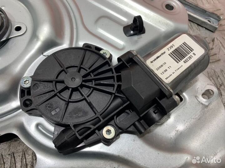 Стеклоподъемник передний левый Kia Sportage SL