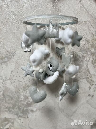 Мобиль на кроватку из фетра