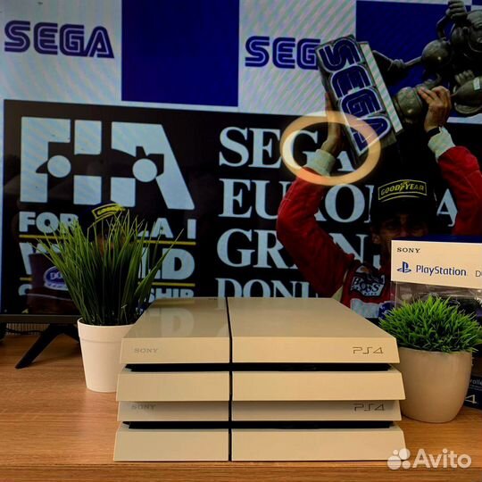 PlayStation 4 White/белая с подпиской
