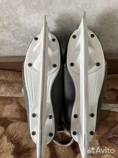 Коньки для хоккея с мячом