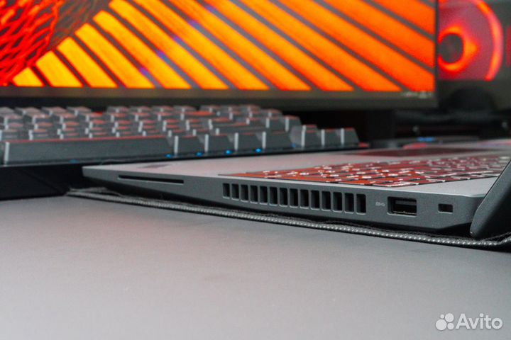 Lenovo ThinkPad T16 Gen1 MX550/i7-1280P/32GB/512GB