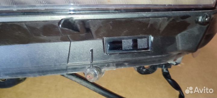 Поворотник левый Lexus NX200