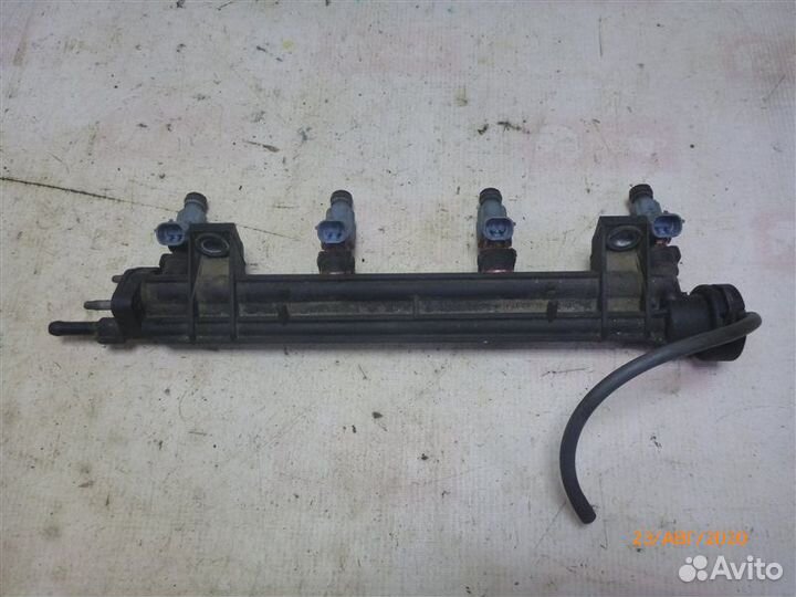 Топливная рампа Hyundai Sonata EF G4JP 2004