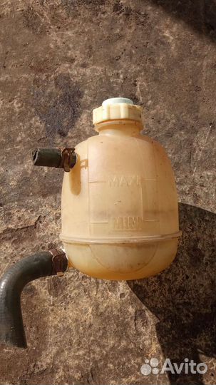 Расширительный бачок Рено Меган 1