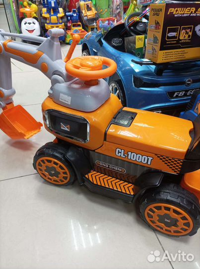 Экскаватор на аккумуляторе