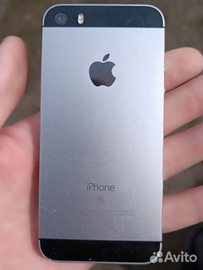 iPhone SE, 32 ГБ