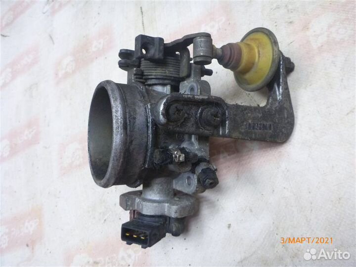 Заслонка дроссельная Volkswagen Passat B3 2E 1991