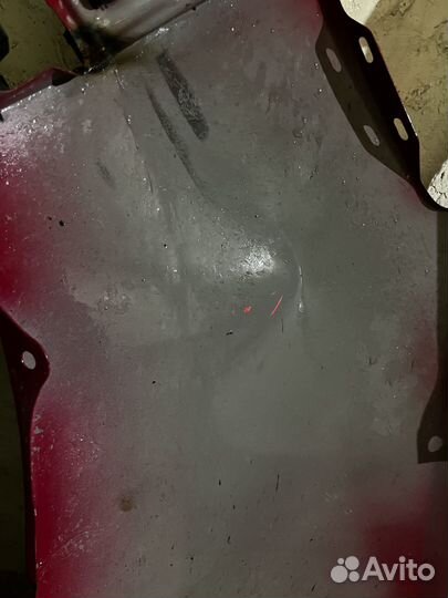 Продаю крыло правое после небольшого дтп