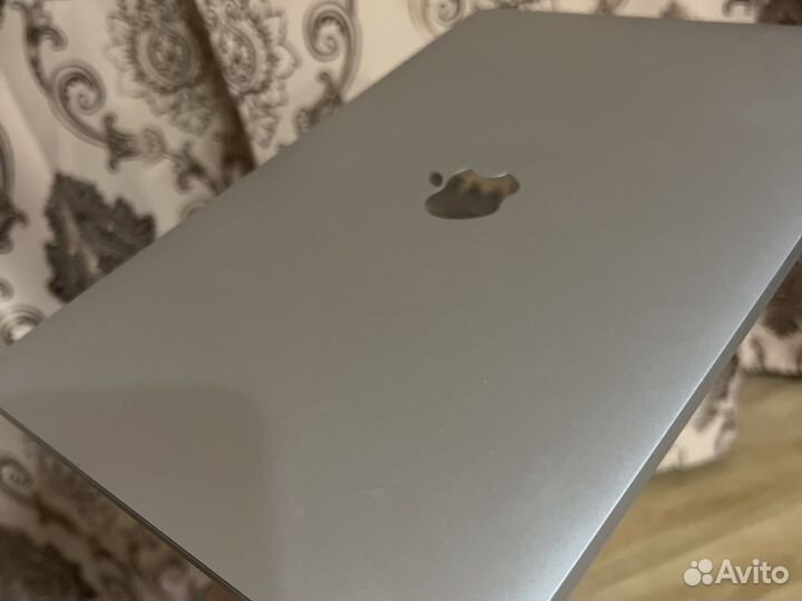 MacBook Pro 13 2020 + Apple Watch S7