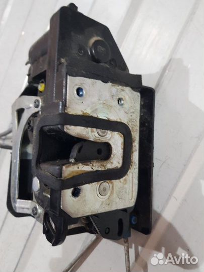 Замок двери передней правой Ssangyong Kyron DJ