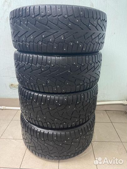 Pirelli Ice Zero 275/45 R20 и 305/40 R20