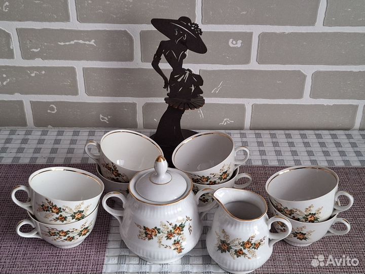 Набор фарфоровый столовой посуды