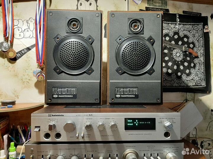 Усилитель с колонками в отличном состоянии