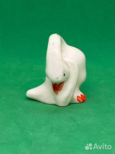 Фарфоровая статуэтка. СССР. лфз. «Лебедь»