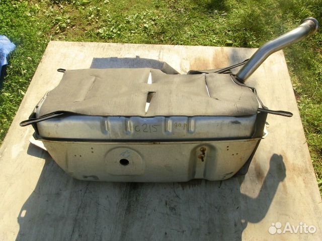 Бак мерседес т1. Бензобак мерседес 210 седан. Мерседес т1 конструкция бензобака. Запчасти на мерседес т1. Мерседес т1 бак.