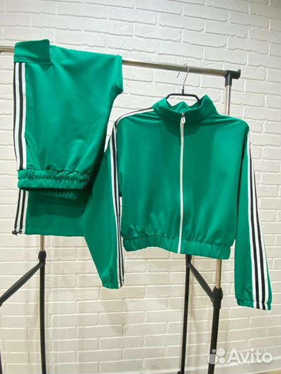 Спортивный костюм женский