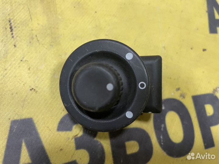 Кнопка управления зеркал Renault Megane 2