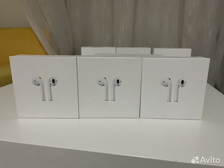 Коробки AirPods
