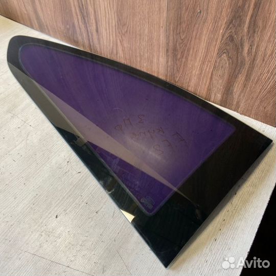 Форточка правая Ford Focus 2 shdb