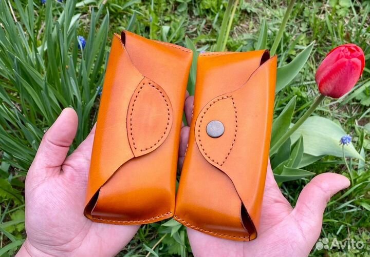 Очечник из натуральной кожи с гравировкой