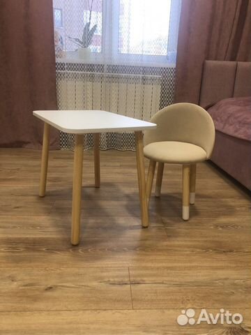 Столик +стульчик мягкий новый