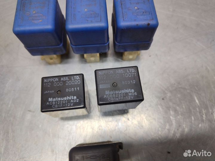 Реле Nissan Almera N15 1998 г.в