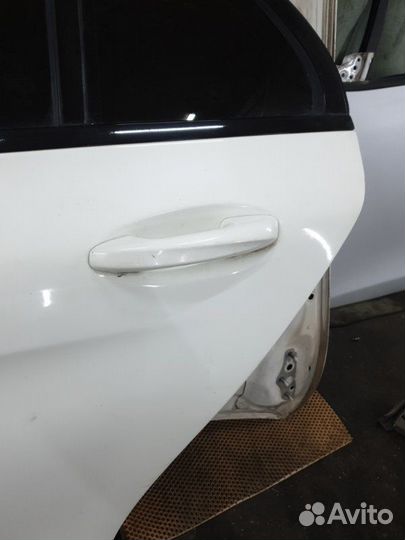 Дверь боковая Mercedes-Benz C 180 W205 2014