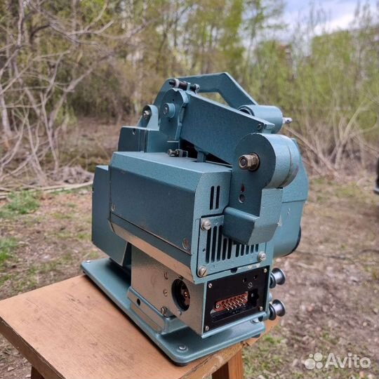 Кинопроектор Украина 7