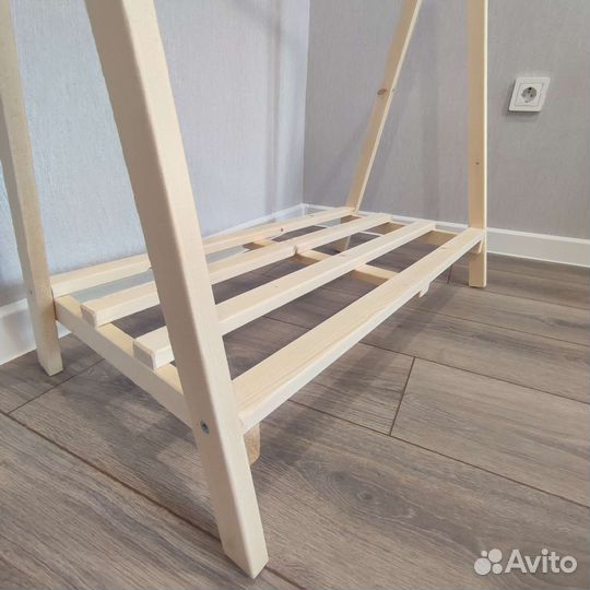 Вешалка для одежды напольная деревянная