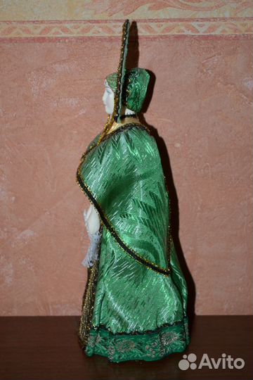 Кукла сувенирная, фарфор,русский костюм 19 век