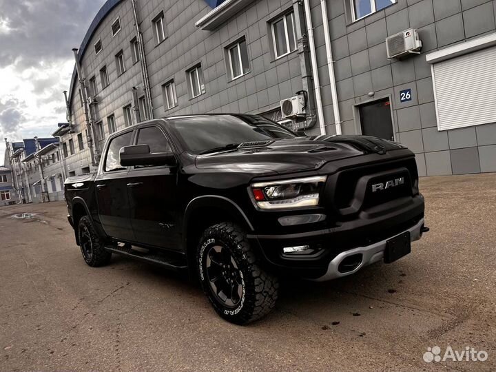 Решетка радиатора Dodge Ram 1500 (5 gen) 2019-2024