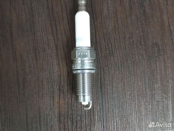 Свечи зажигания иридивые NGK 7563