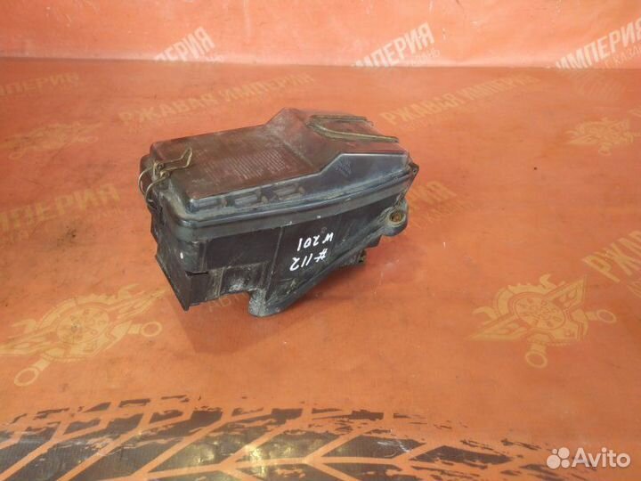 Блок предохранителей внешний Mercedes-Benz 190 E