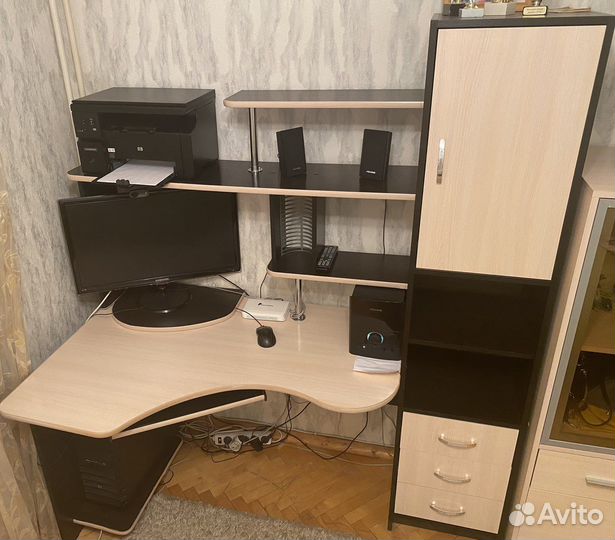 Компьютерный стол