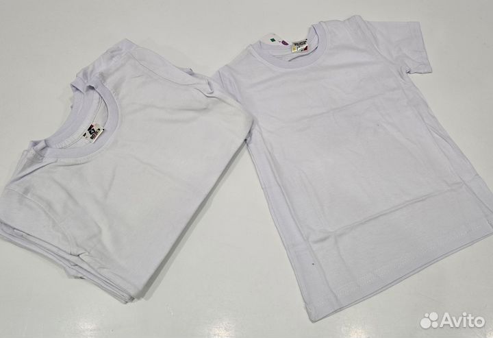 Белая футболка