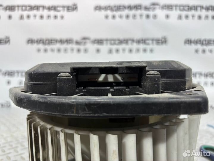 Мотор печки Nissan Stagea M35