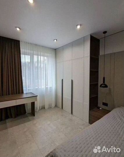 Рабочая зона со шкафом