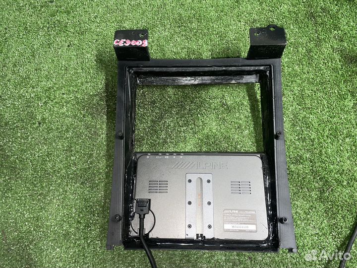 Монитор Alpine PKG-M700SC