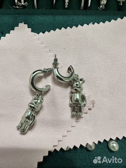 Сережки женские