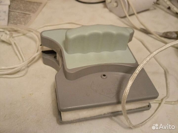 Магнитная щётка для мойки окон